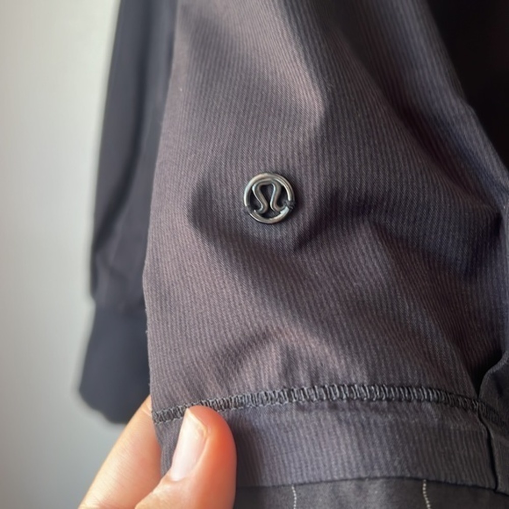 Lululemon Reflective Pinstripe Jacket Black Full Zip - Picture 4 of 8
